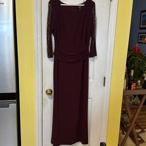 Beautiful long evening gown IGNITE EVENINGS size 12 like new